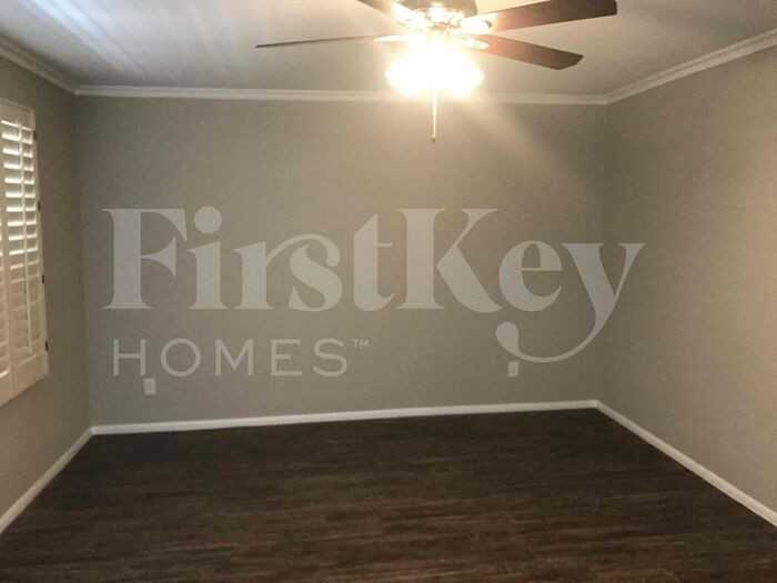 4502 W Sierra St - Photo 3 of 19