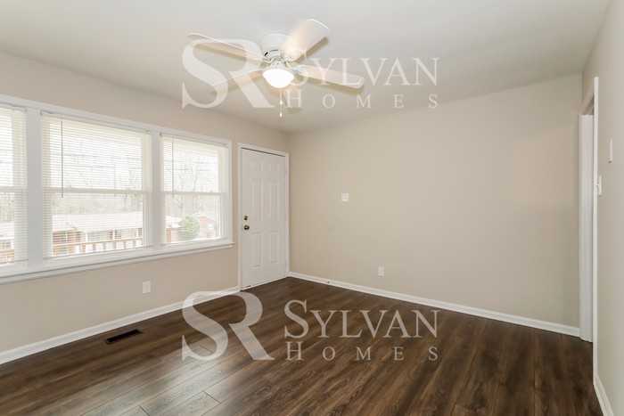 123 Lowry Row - Photo 3 of 14