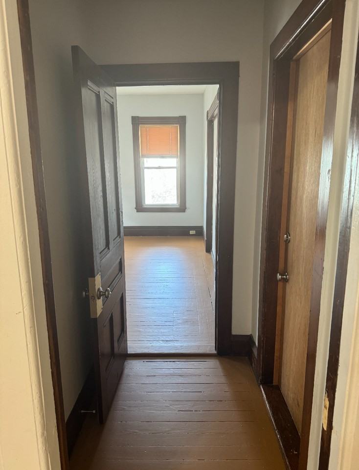 14 Franklin St #2 - Photo 5 of 9