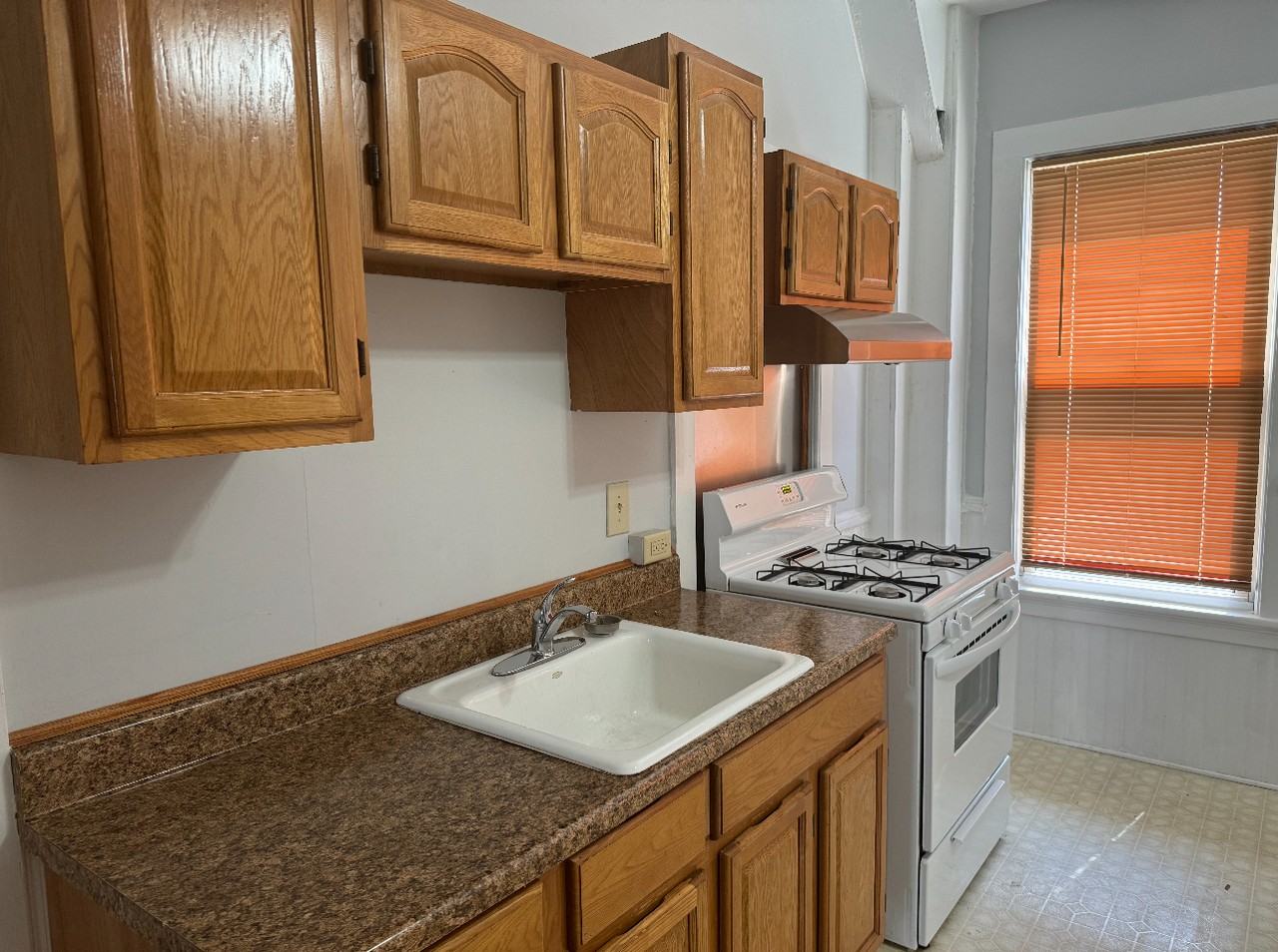 14 Franklin St #2 - Photo 6 of 9