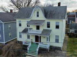 featured image of 14 Franklin St #2