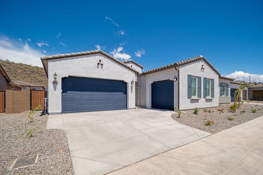 3260 W Peak View Rd #NA - Photo 2 of 44