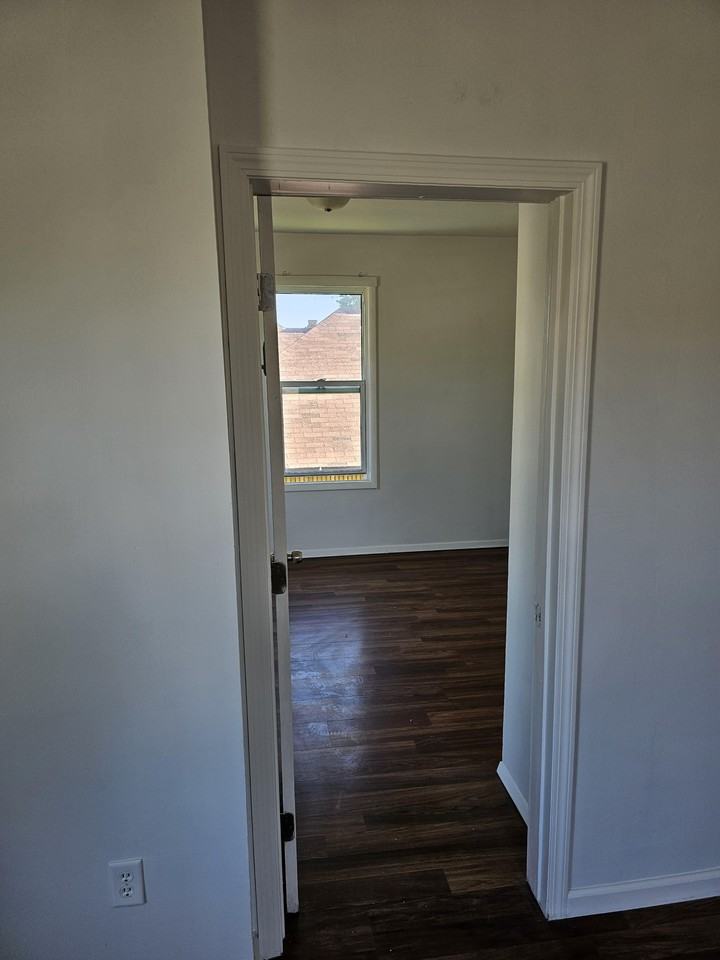 1438 18th St #1438 - Photo 4 of 17