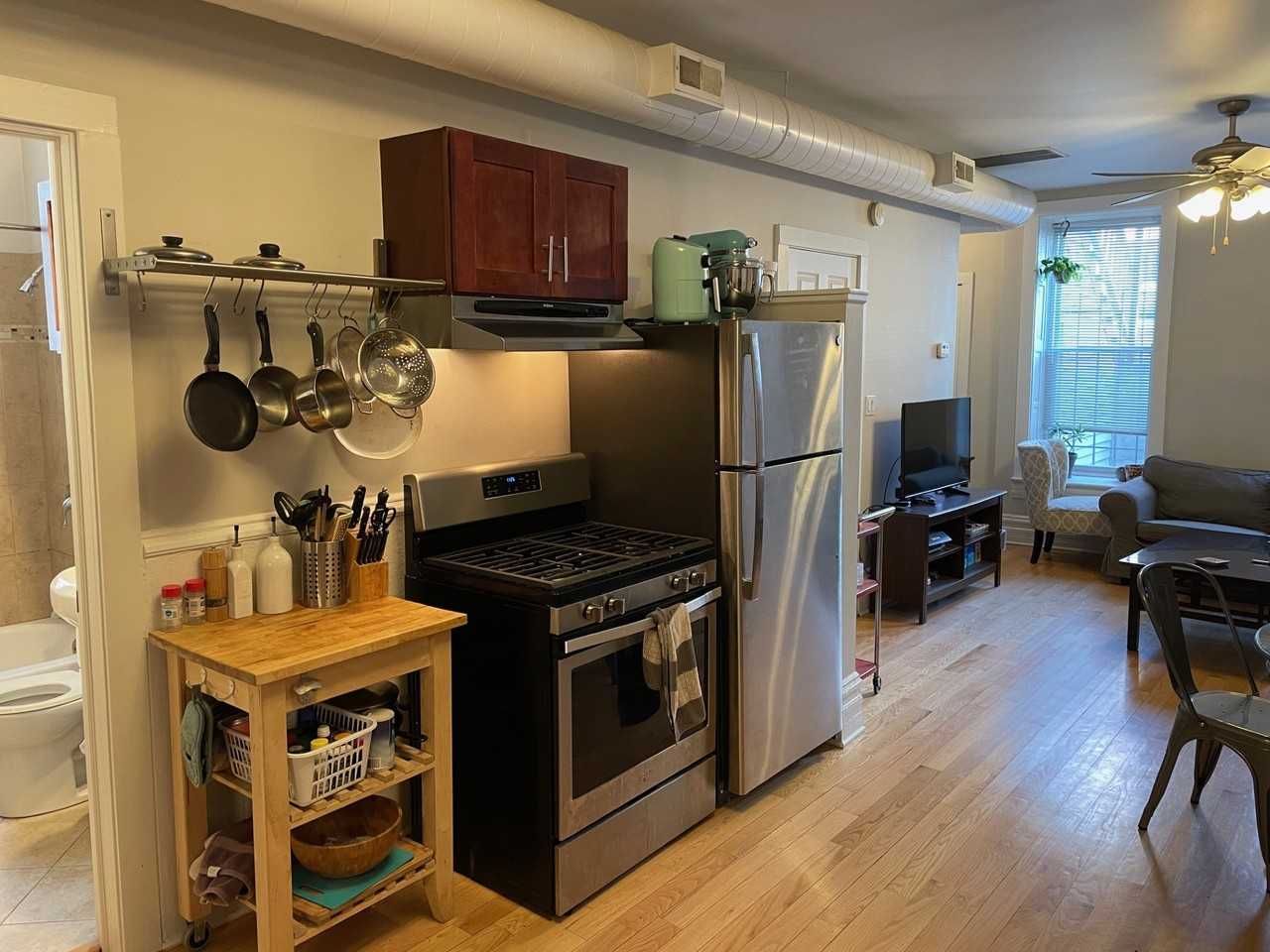 1517 W Cortez St #GF - Photo 4 of 10