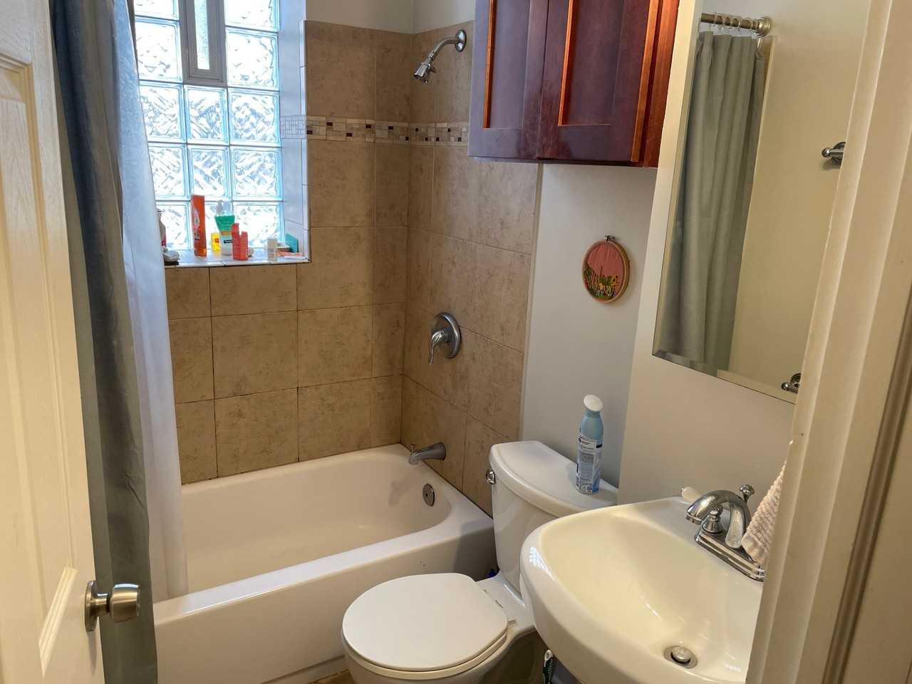 1517 W Cortez St #GF - Photo 7 of 10