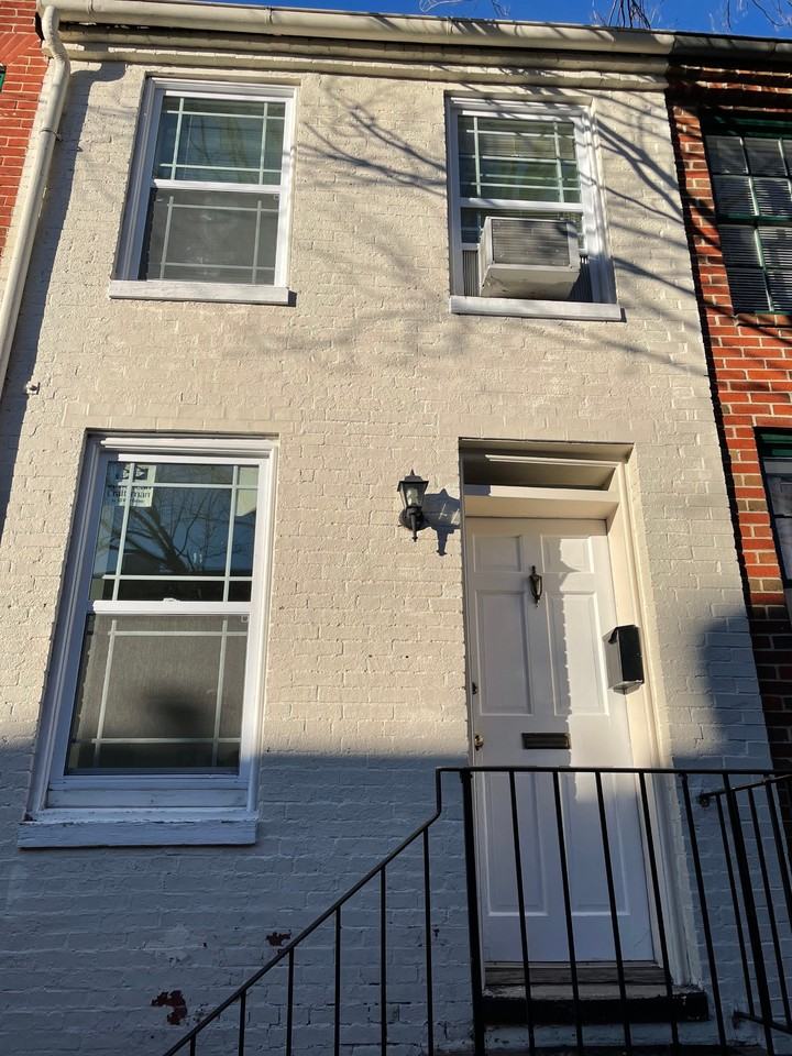 652 Dover St #652DOVER - Photo 2 of 36
