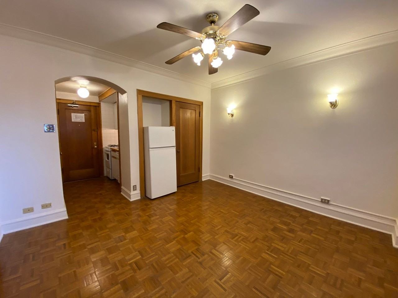 2738 N. Pine Grove - Photo 3 of 35