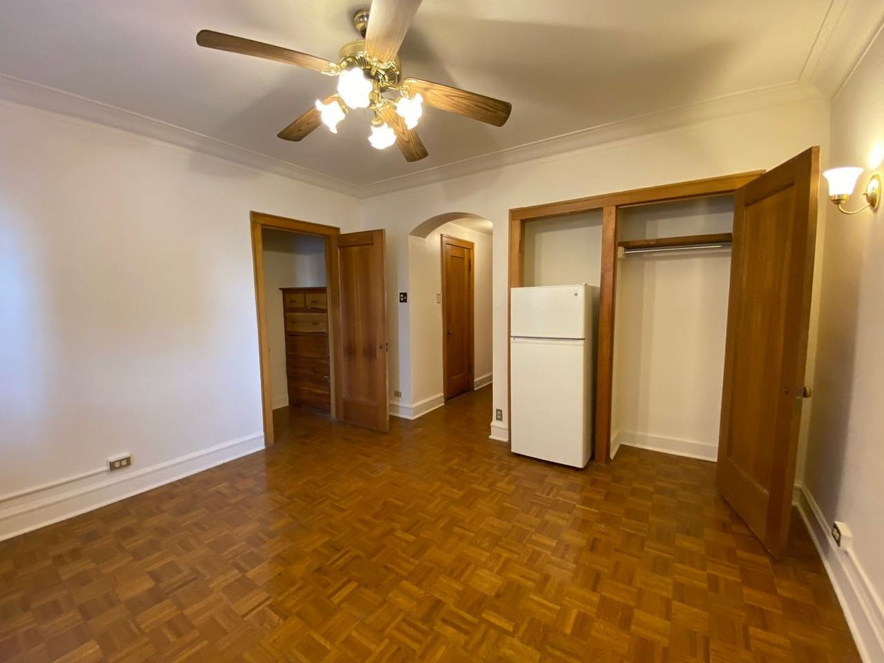 2738 N. Pine Grove - Photo 4 of 35