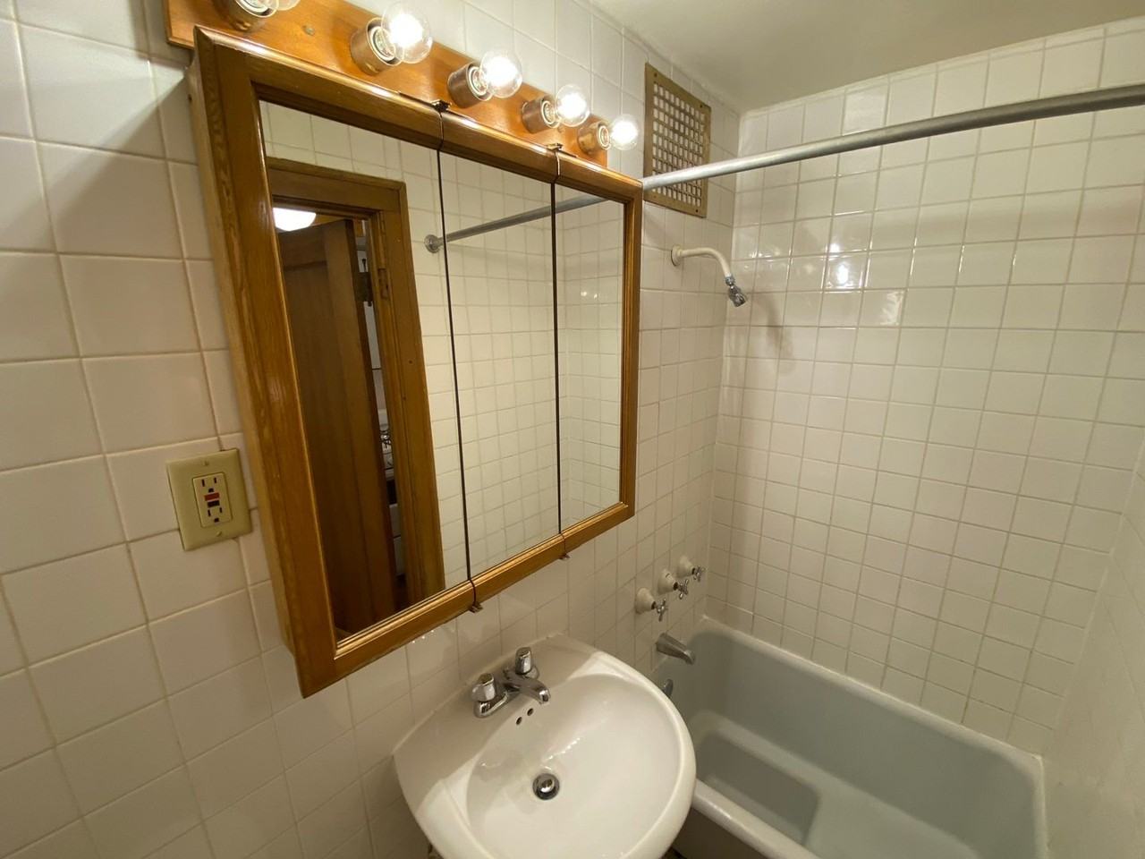 2738 N. Pine Grove - Photo 6 of 35