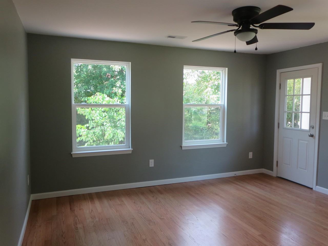 324 2nd St #1 - Photo 3 of 30