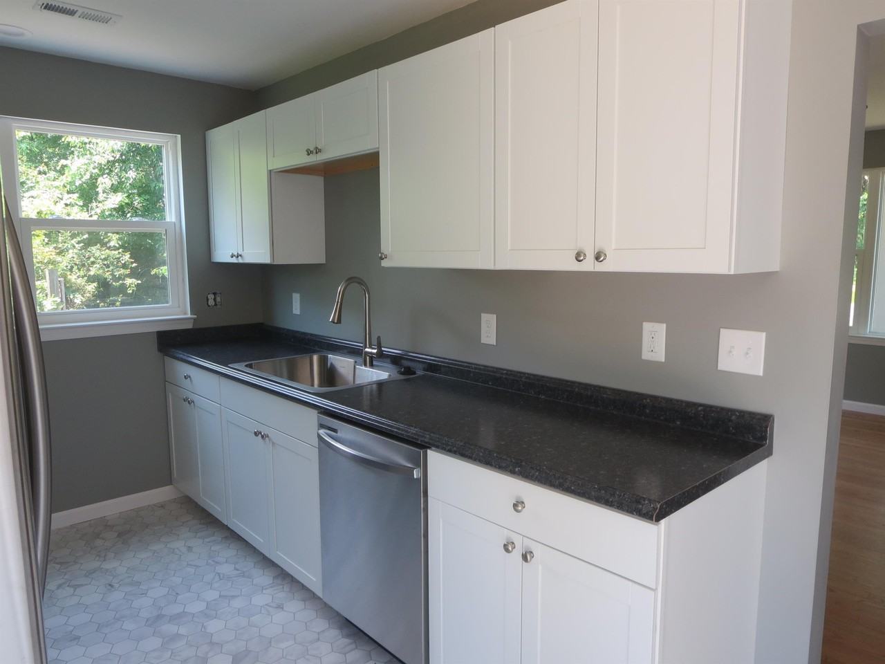 324 2nd St #1 - Photo 6 of 30
