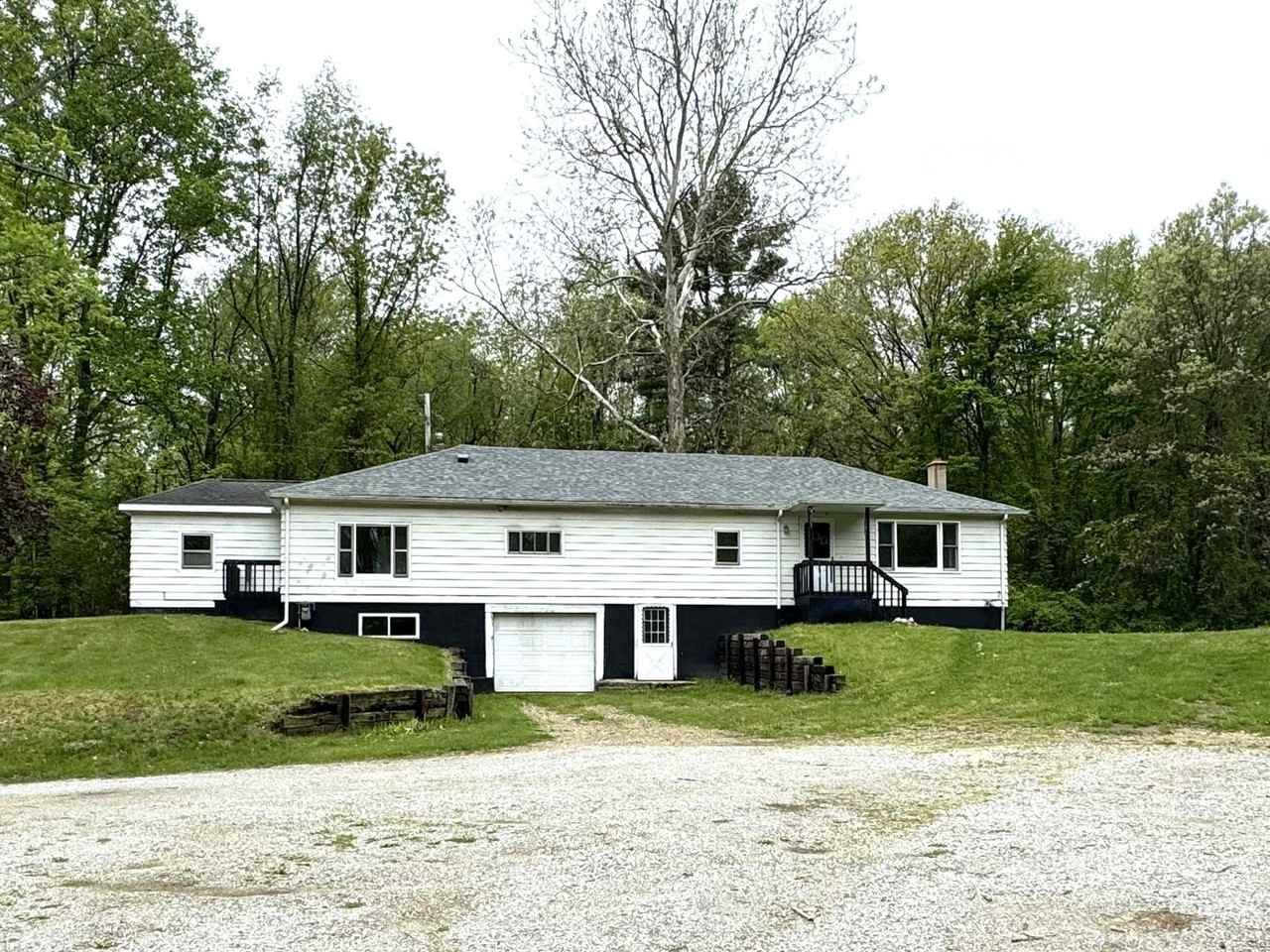 15068 Millard Rd - Photo 3 of 13