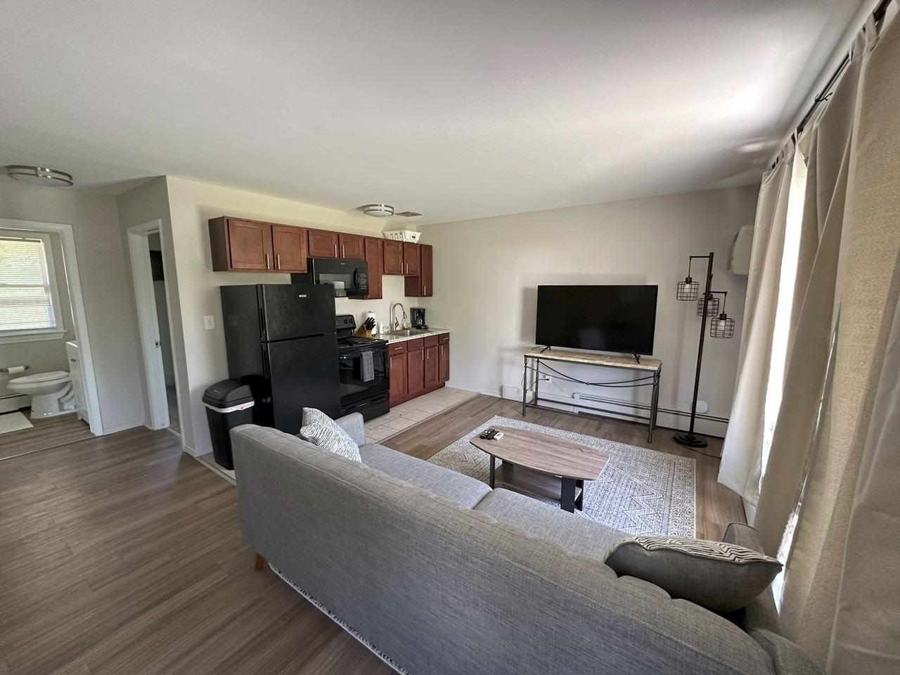 The Winston Apartments - Photo 2 of 24