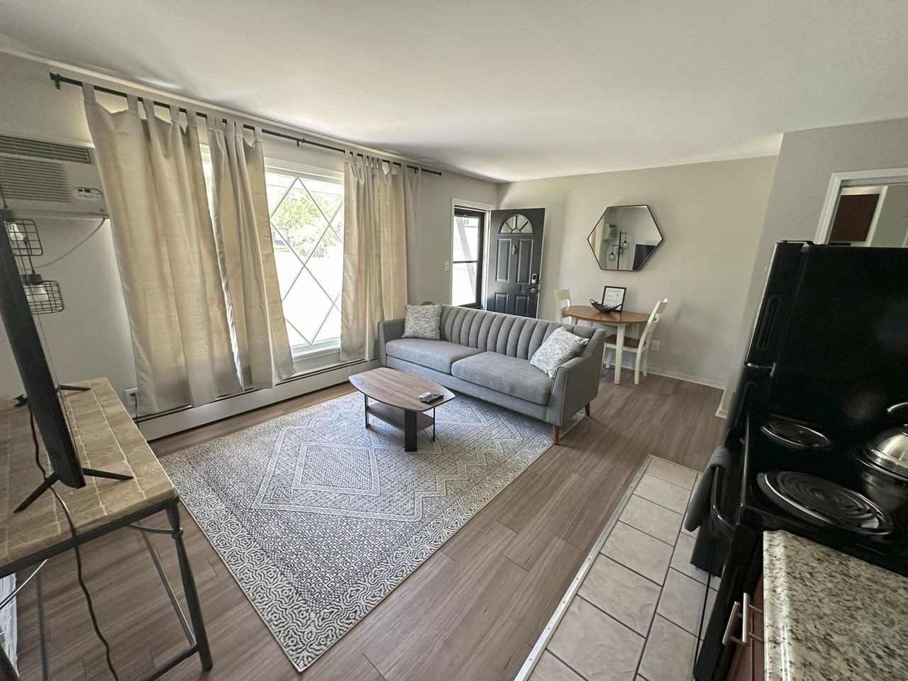 The Winston Apartments - Photo 3 of 24