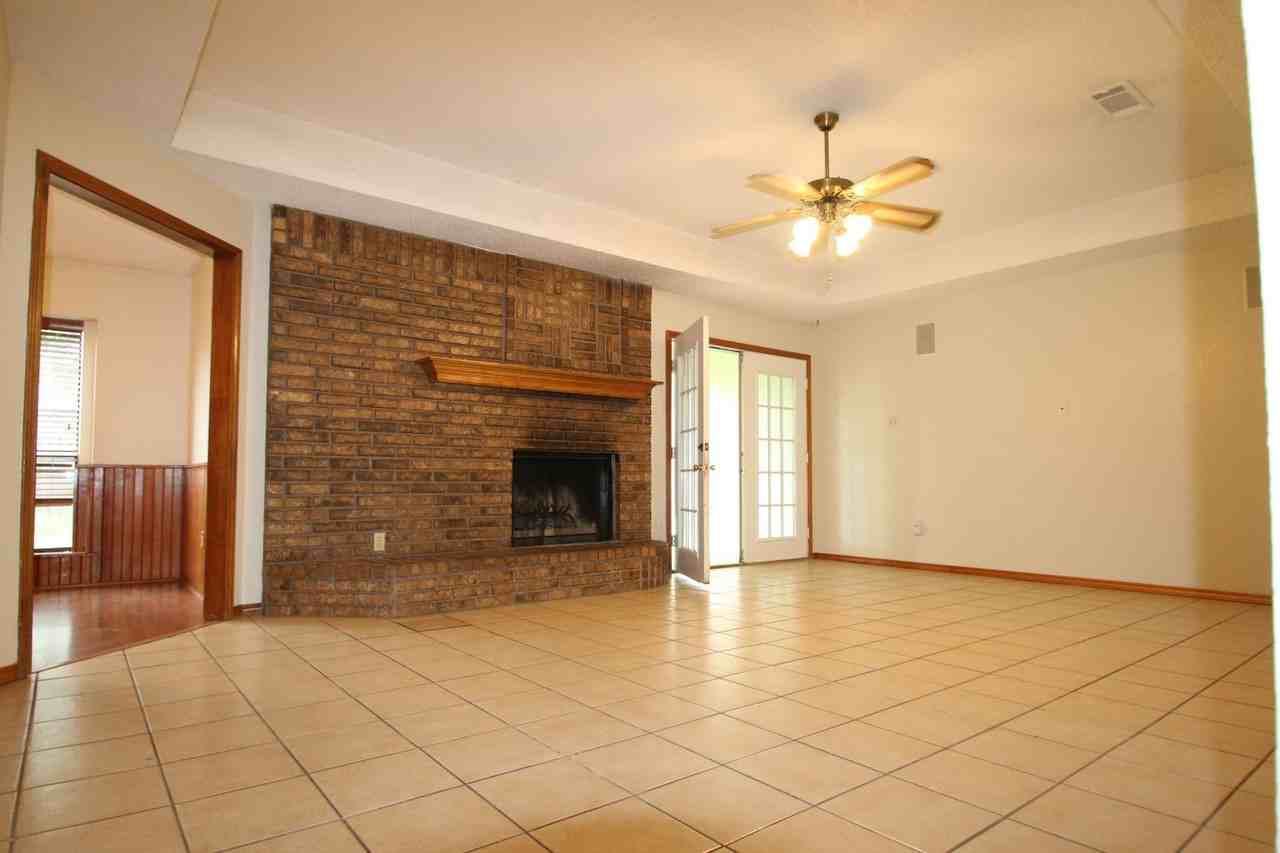 420 Birchwood Ln - Photo 4 of 33