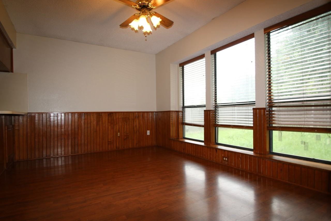 420 Birchwood Ln - Photo 5 of 33