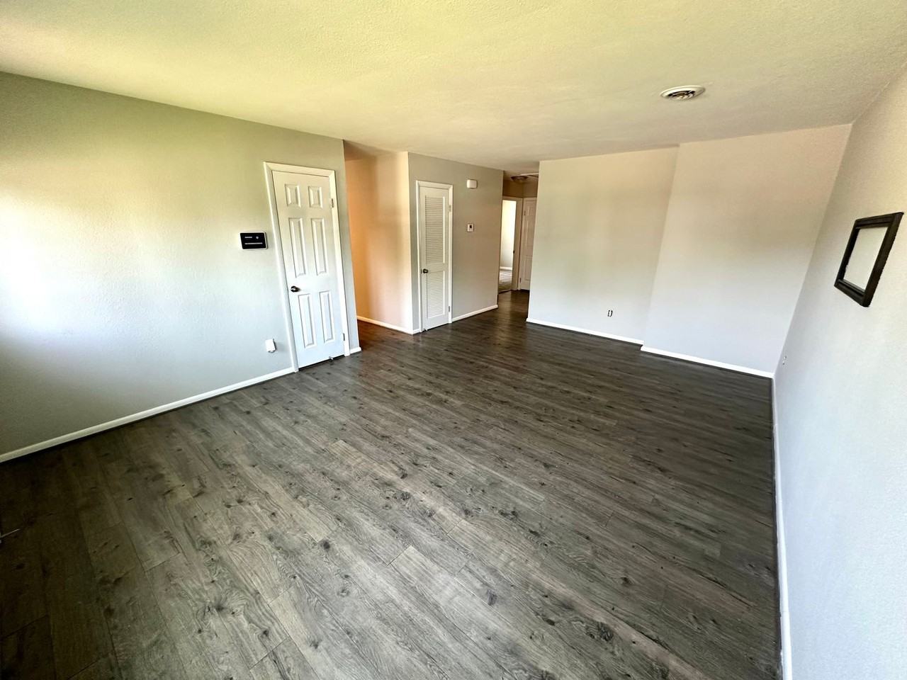 1124 Thisdell Ln - Photo 3 of 12