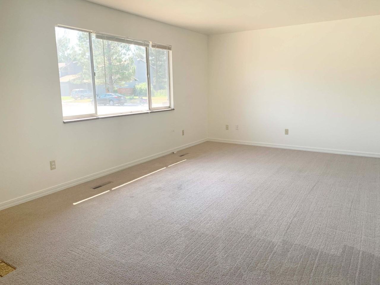 1721 Banyan Dr - Photo 2 of 13