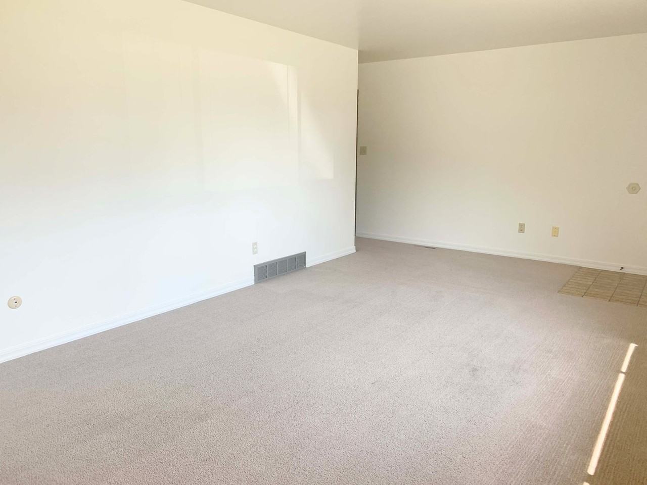 1721 Banyan Dr - Photo 3 of 13