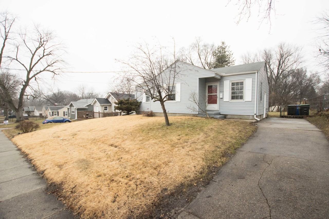 3020 E Washington Ave - Photo 3 of 14