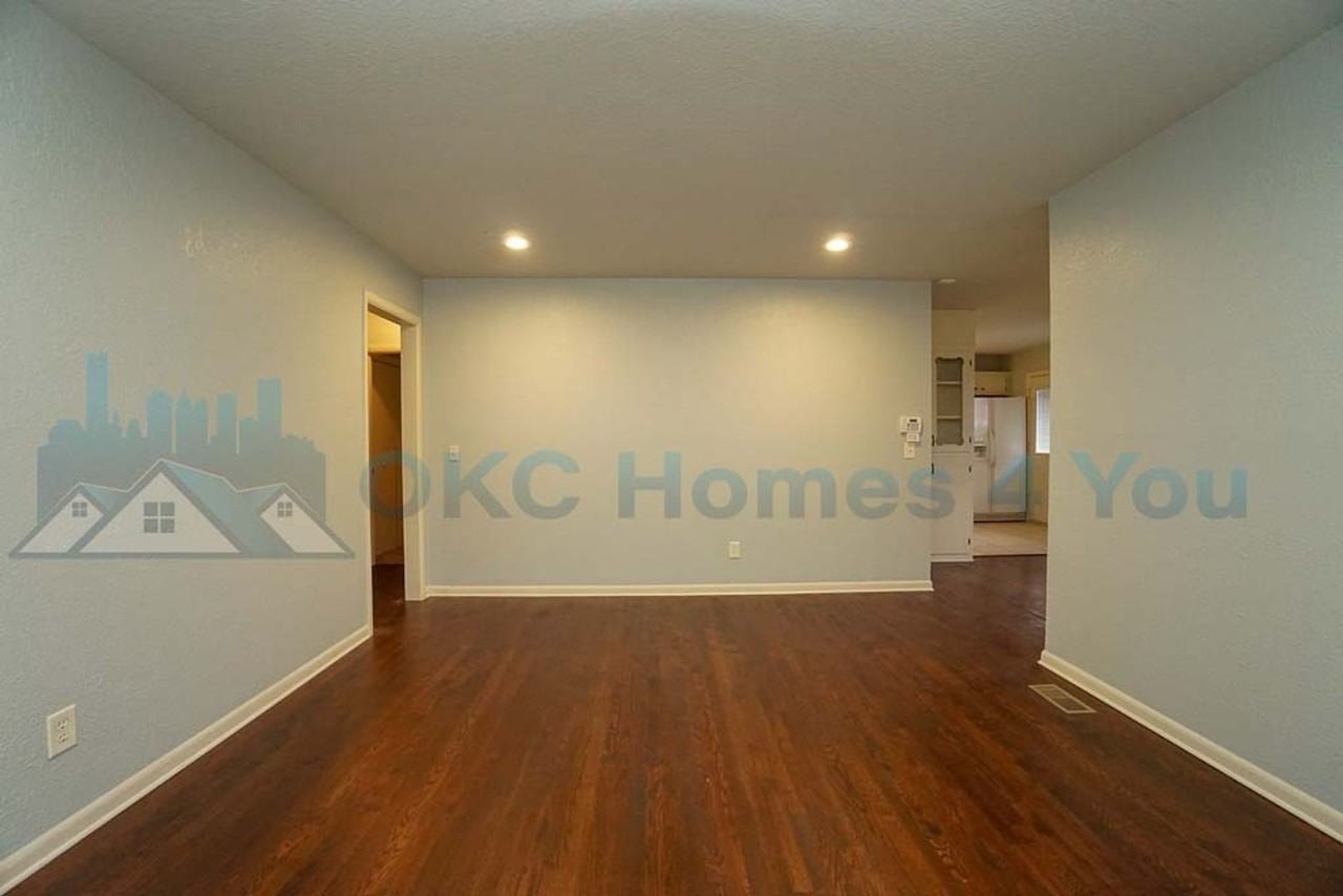 2544 Nw 46th St - Photo 3 of 25