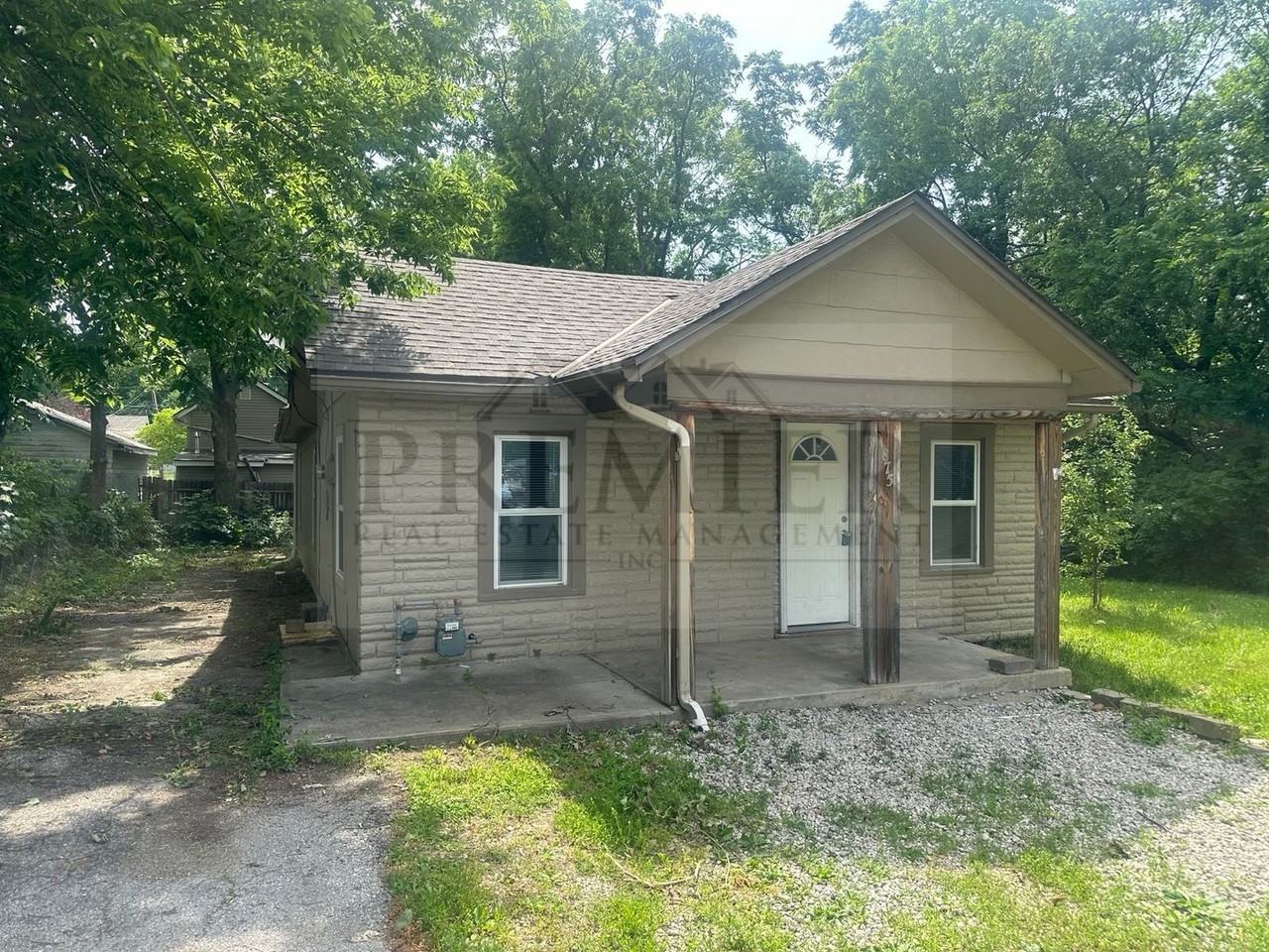 1875 S Coy St - Photo 2 of 18