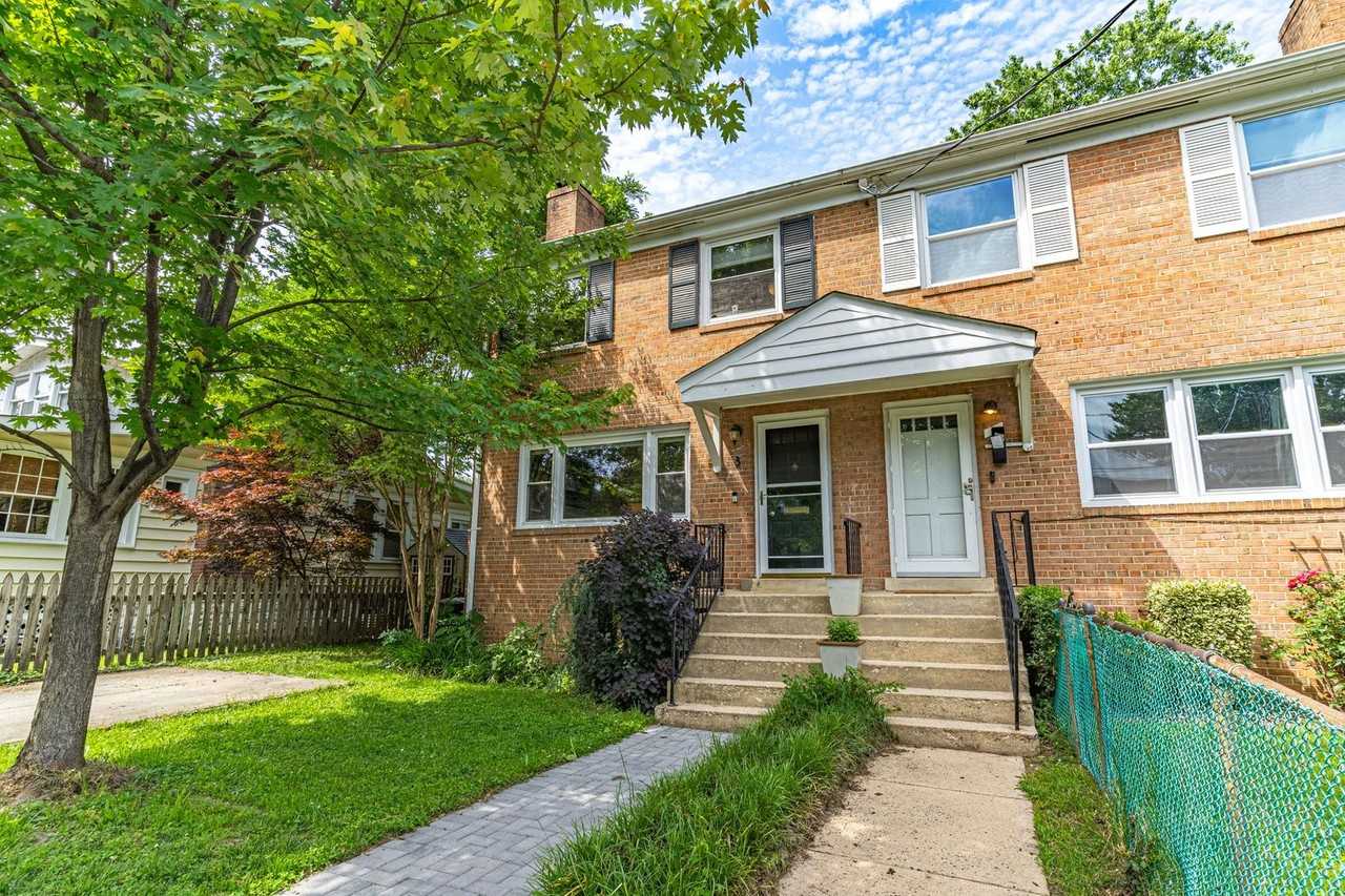 3 Groves Ave - Photo 2 of 36