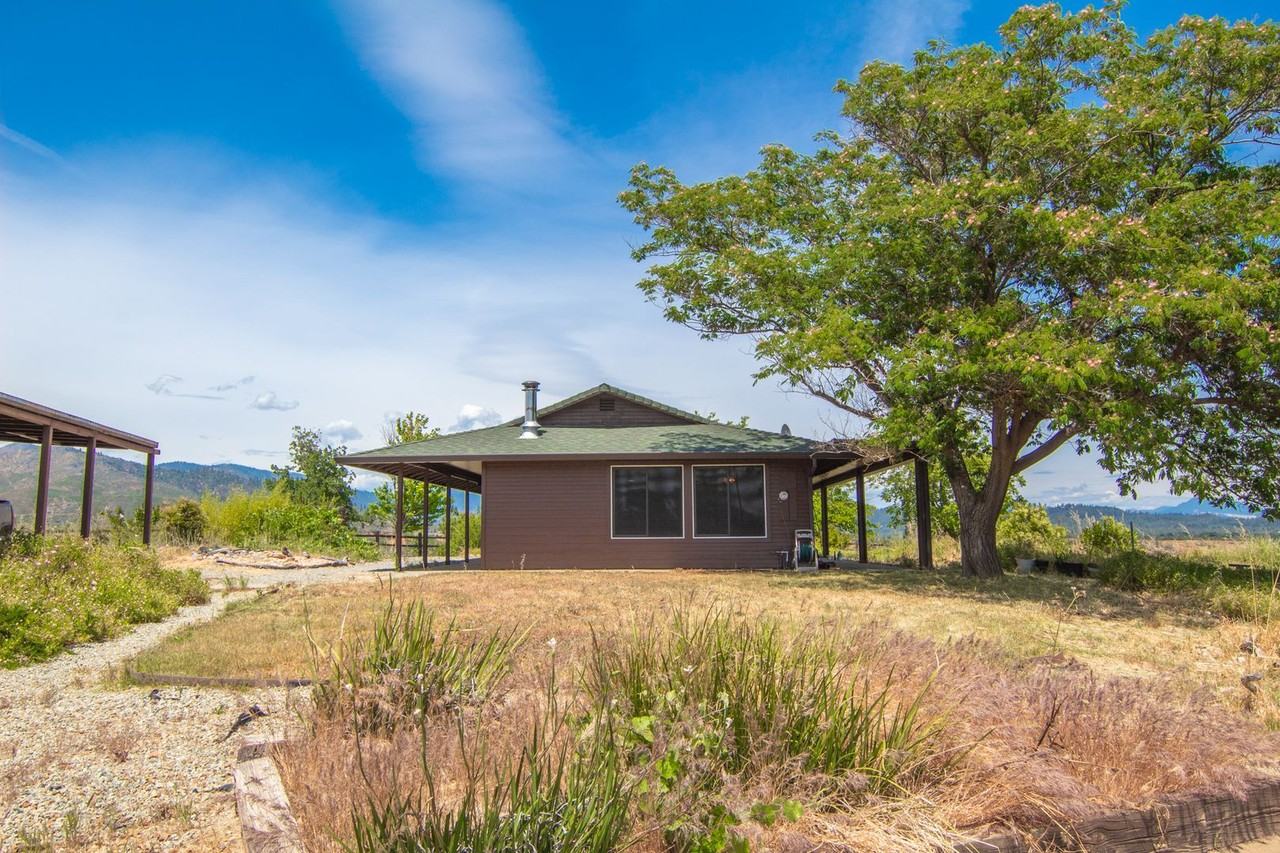 16177 Laurie Ann Ln - Photo 3 of 47