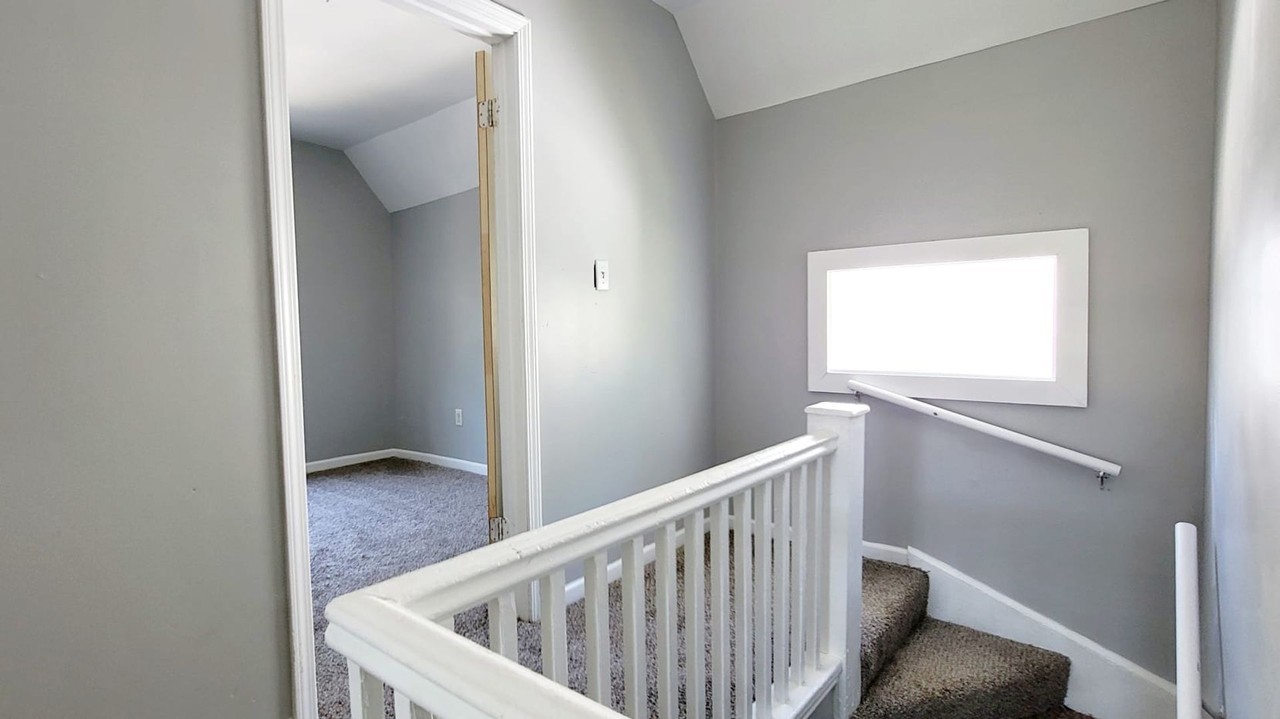 1212 E Madison St - Photo 5 of 17