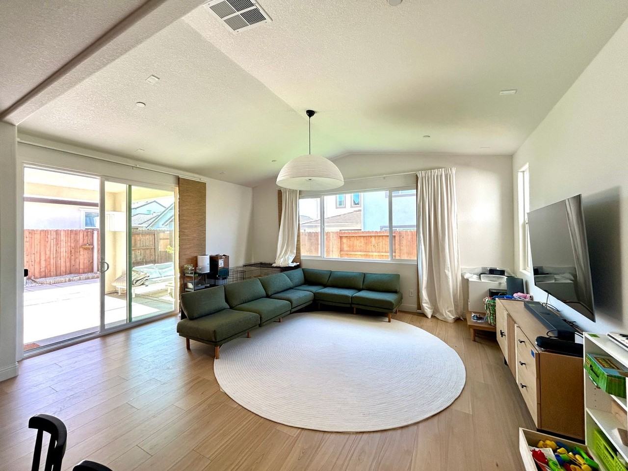 4000 Salt Point Way - Photo 5 of 14