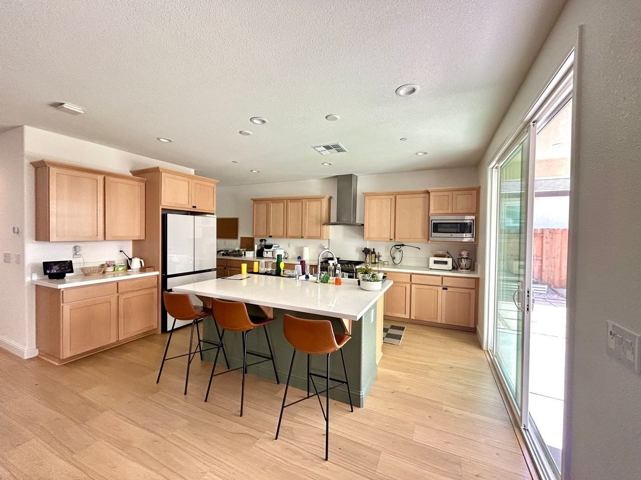 4000 Salt Point Way - Photo 6 of 14