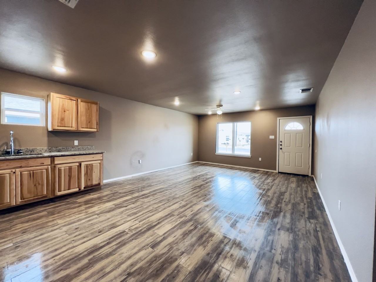 2201 E Main St - Photo 3 of 9