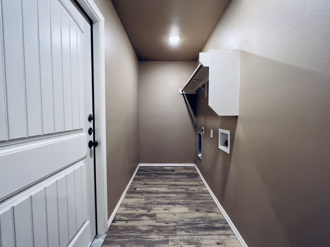 2201 E Main St - Photo 4 of 9