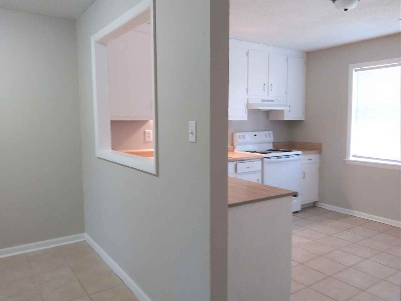 418 Hargrove St Duplex - Photo 2 of 18