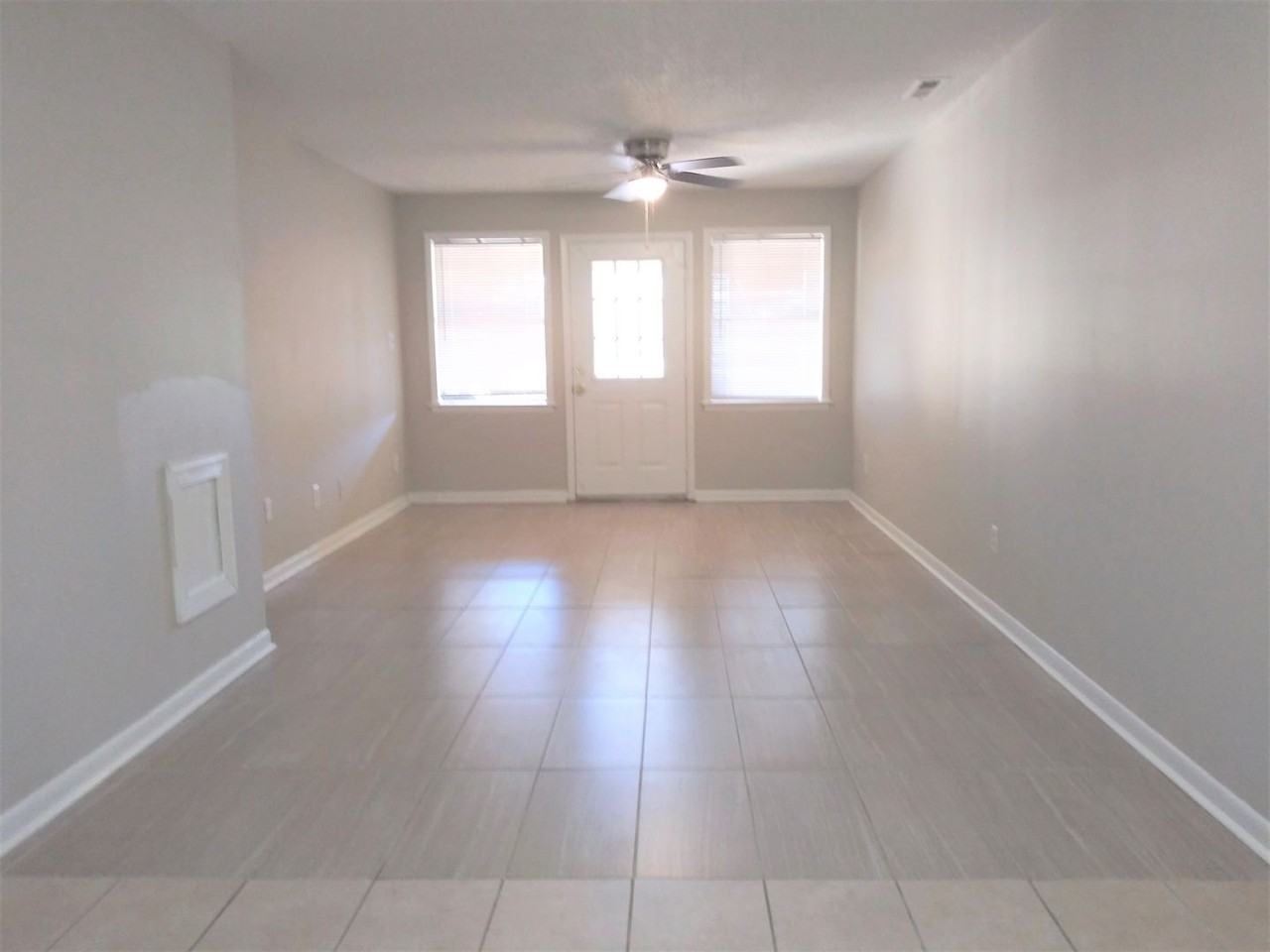 418 Hargrove St Duplex - Photo 3 of 18