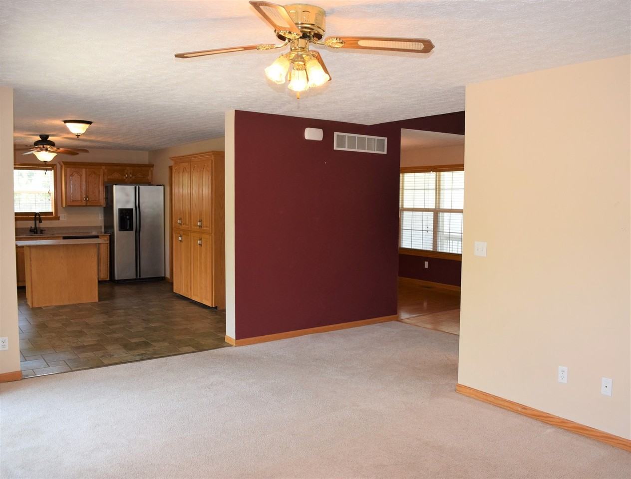 110 Dogwood Cir - Photo 5 of 50