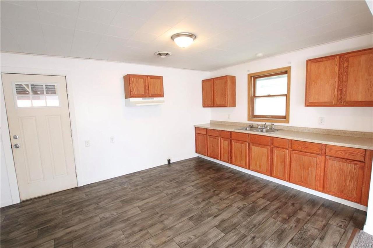 205 Debbie Ln - Photo 5 of 11