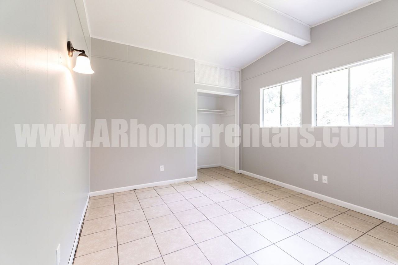 1708 West 47th St - Photo 3 of 14