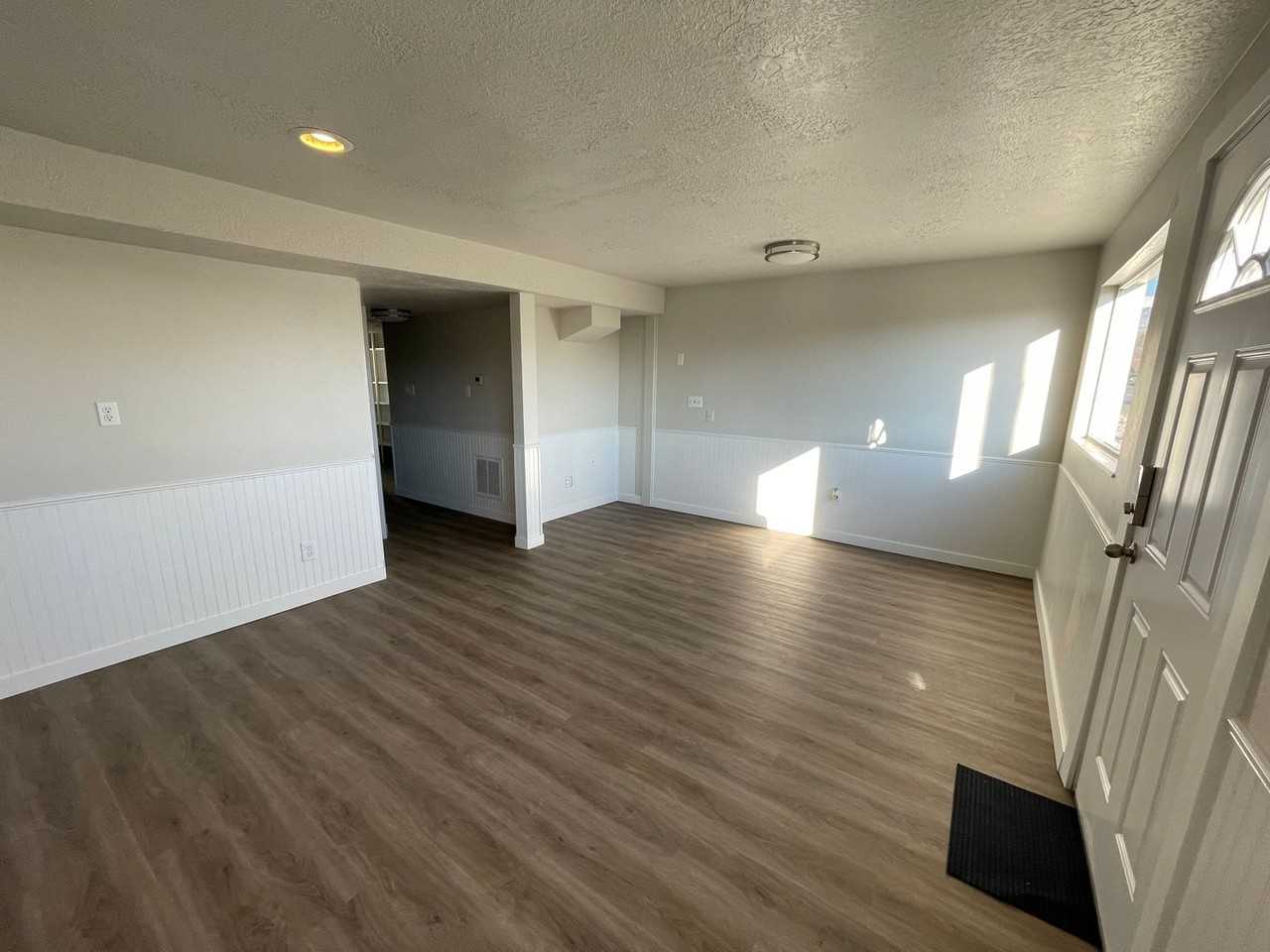 1378 W. Gentile Street - Photo 2 of 9