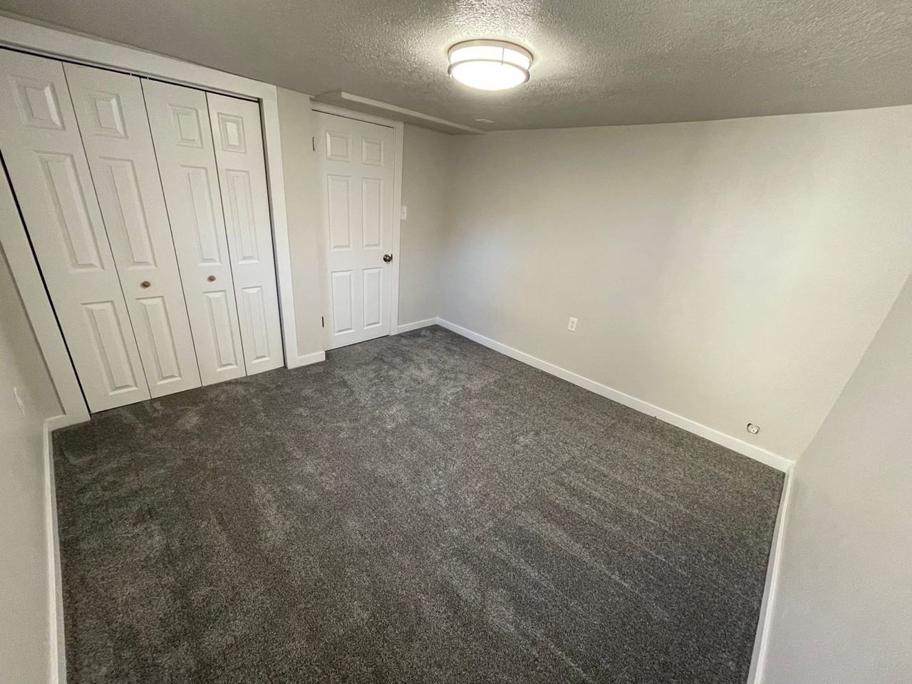1378 W Gentile St Frnt - Photo 4 of 10