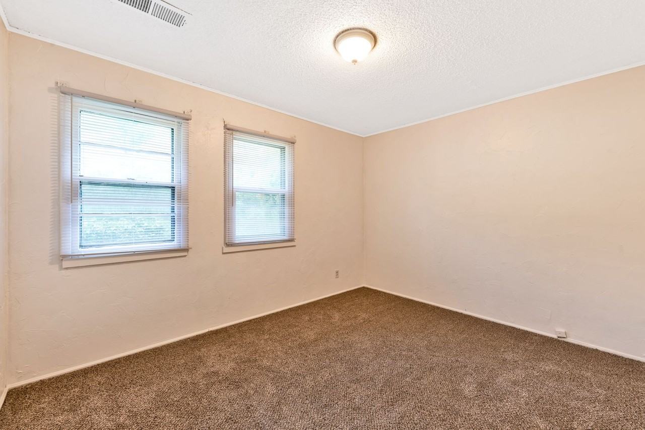32nd Street - Photo 2 of 9
