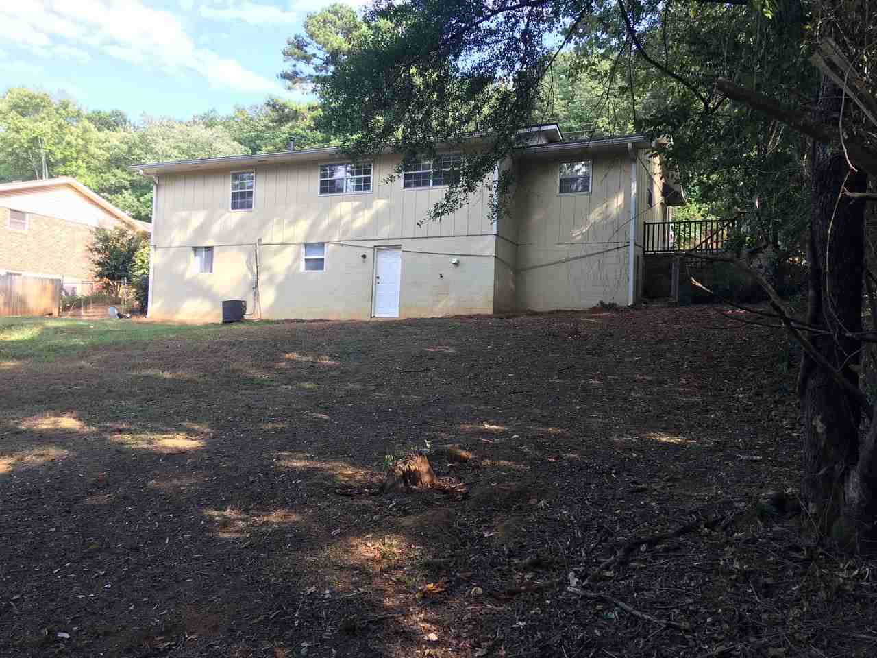 318 Alfred Ave Se - Photo 5 of 30