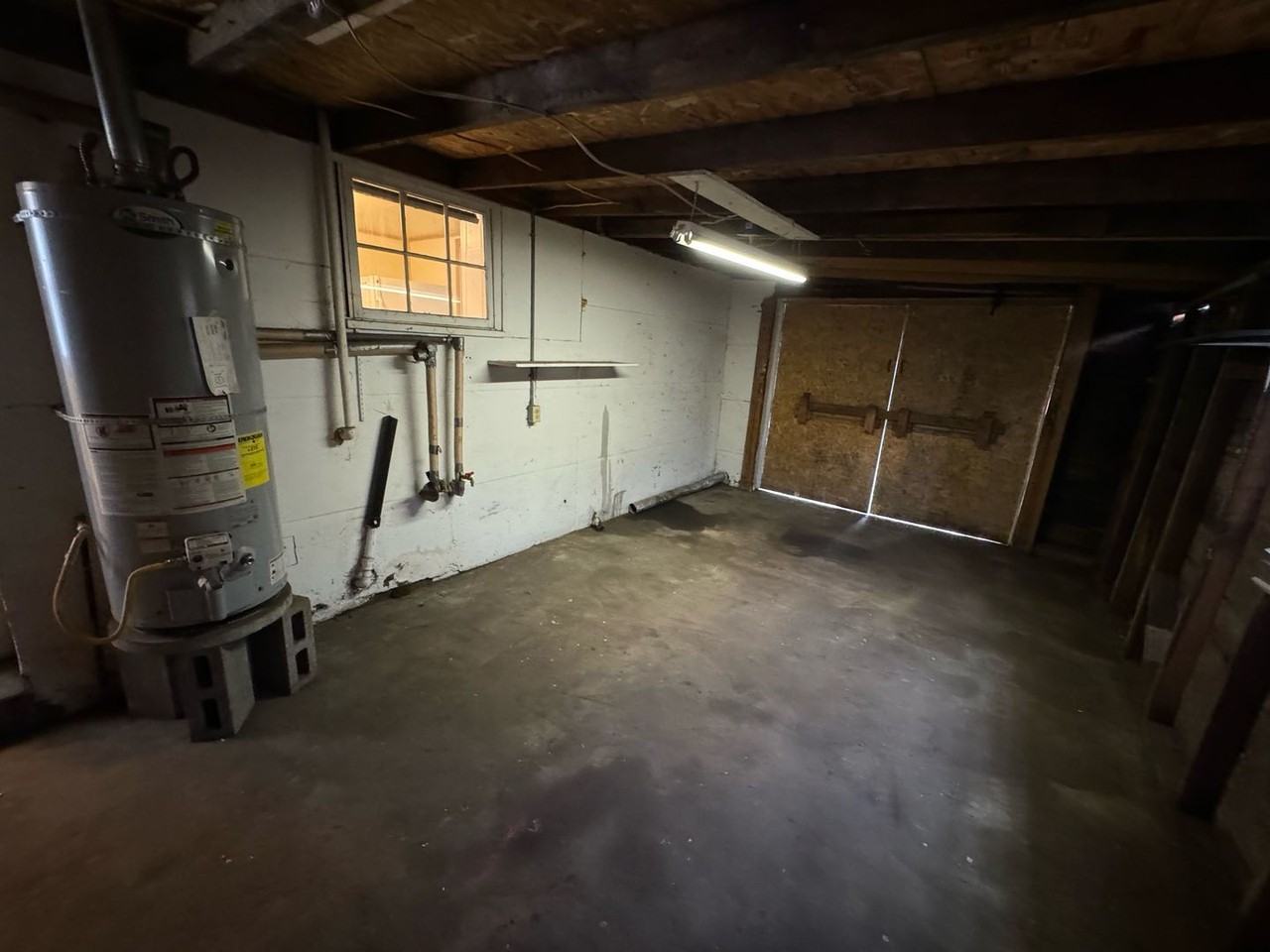 114 E Alaska Way - Photo 3 of 11