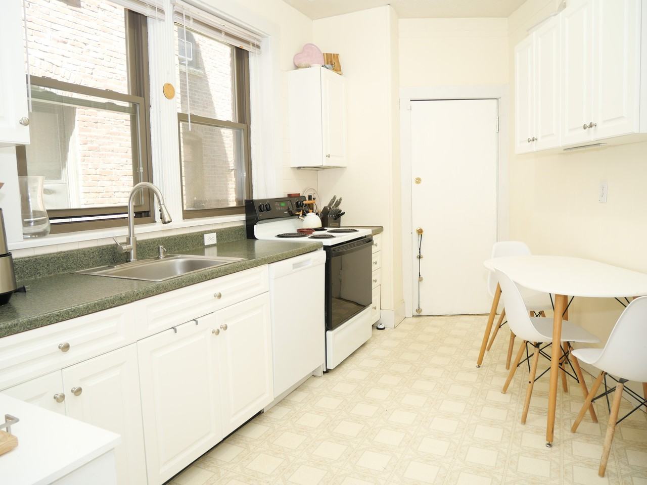1390 - 4Beacon St #4 - Photo 6 of 8