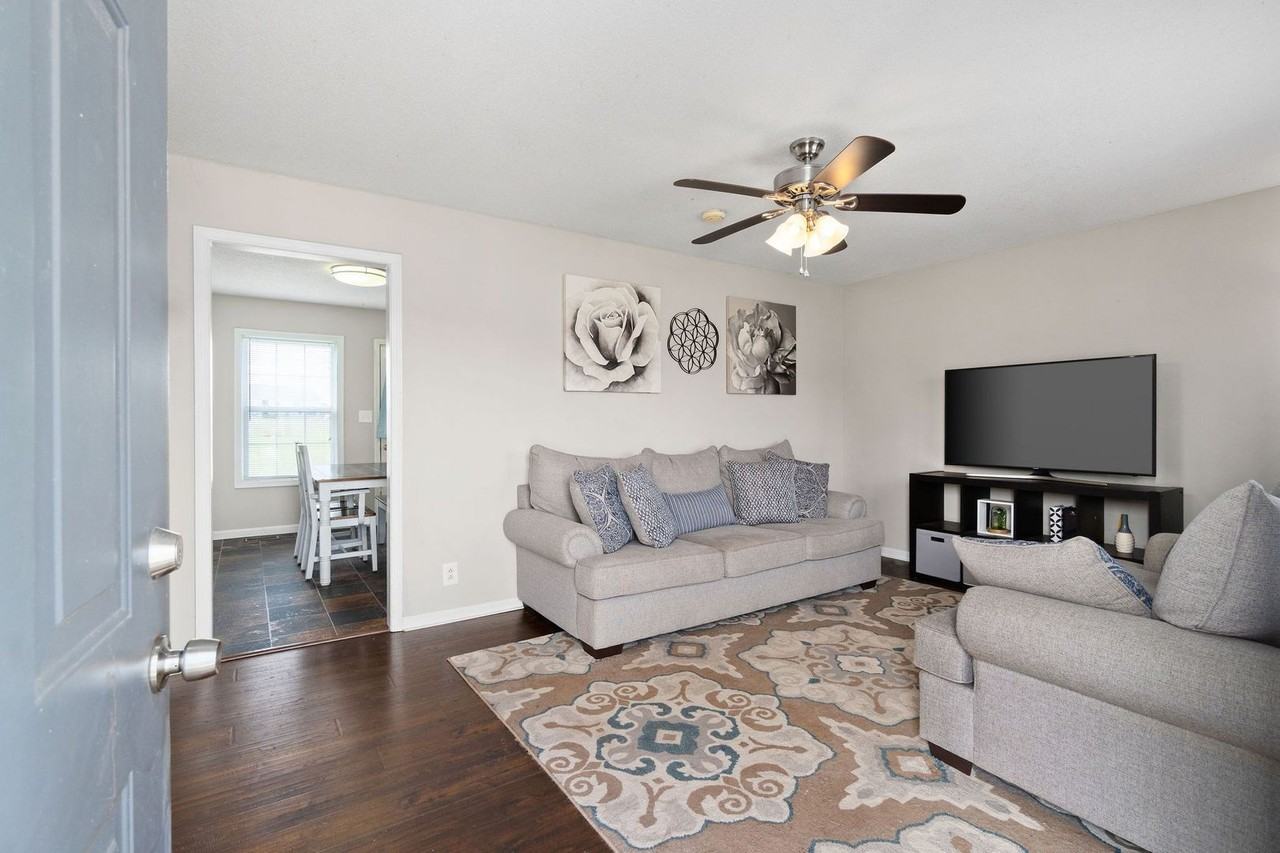 524 Gainey Dr - Photo 3 of 28