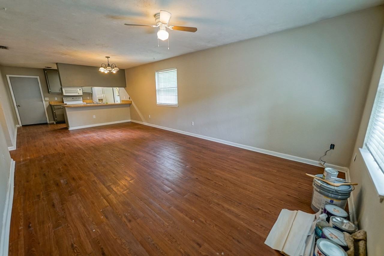 2230 Mandrell Ct - Photo 2 of 18