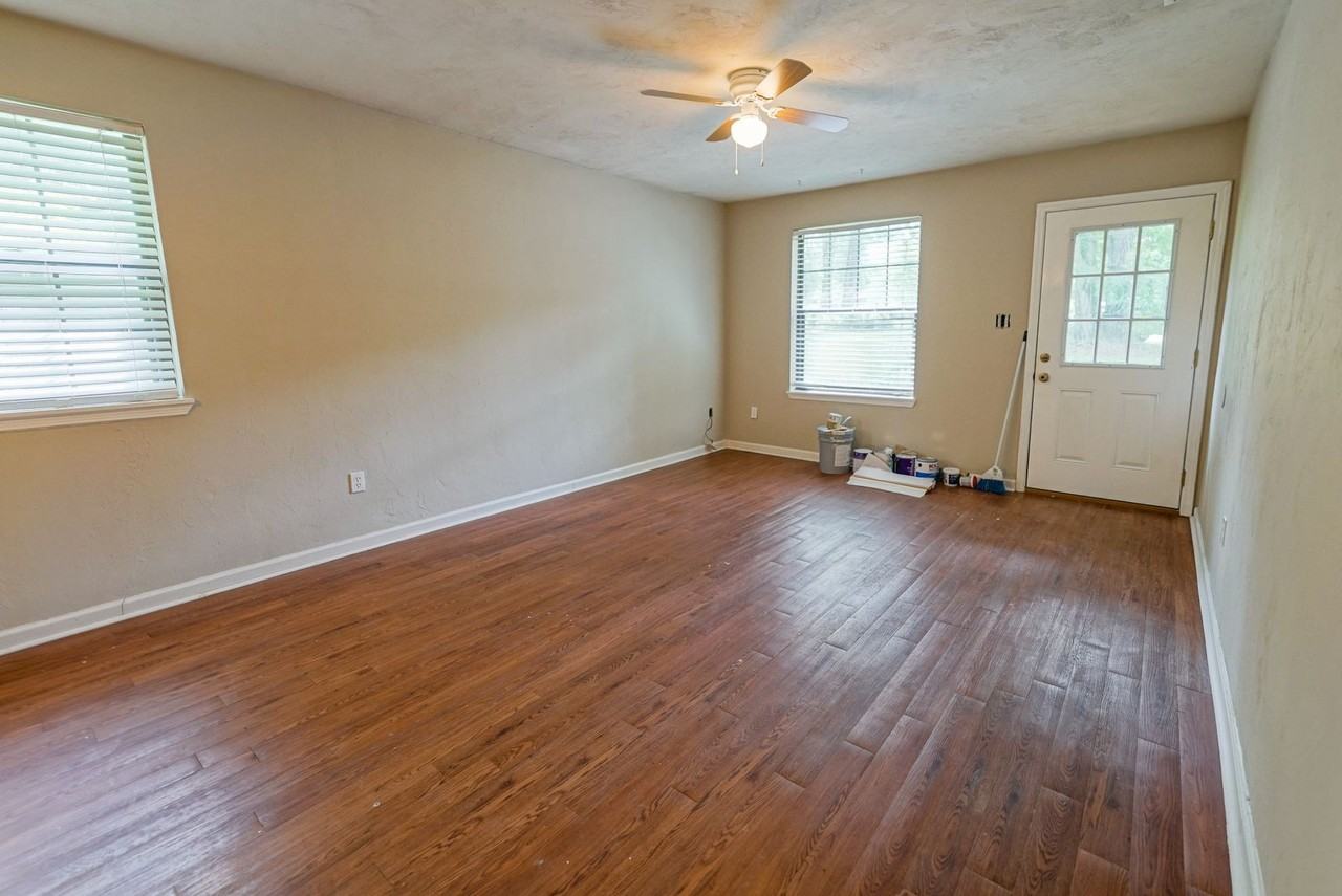 2230 Mandrell Ct - Photo 3 of 18