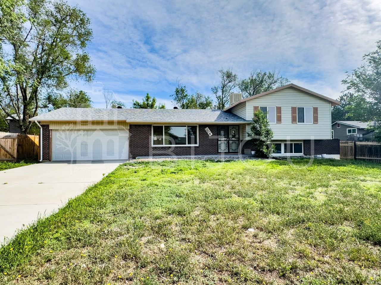 206 Catalina Pl - Photo 2 of 23