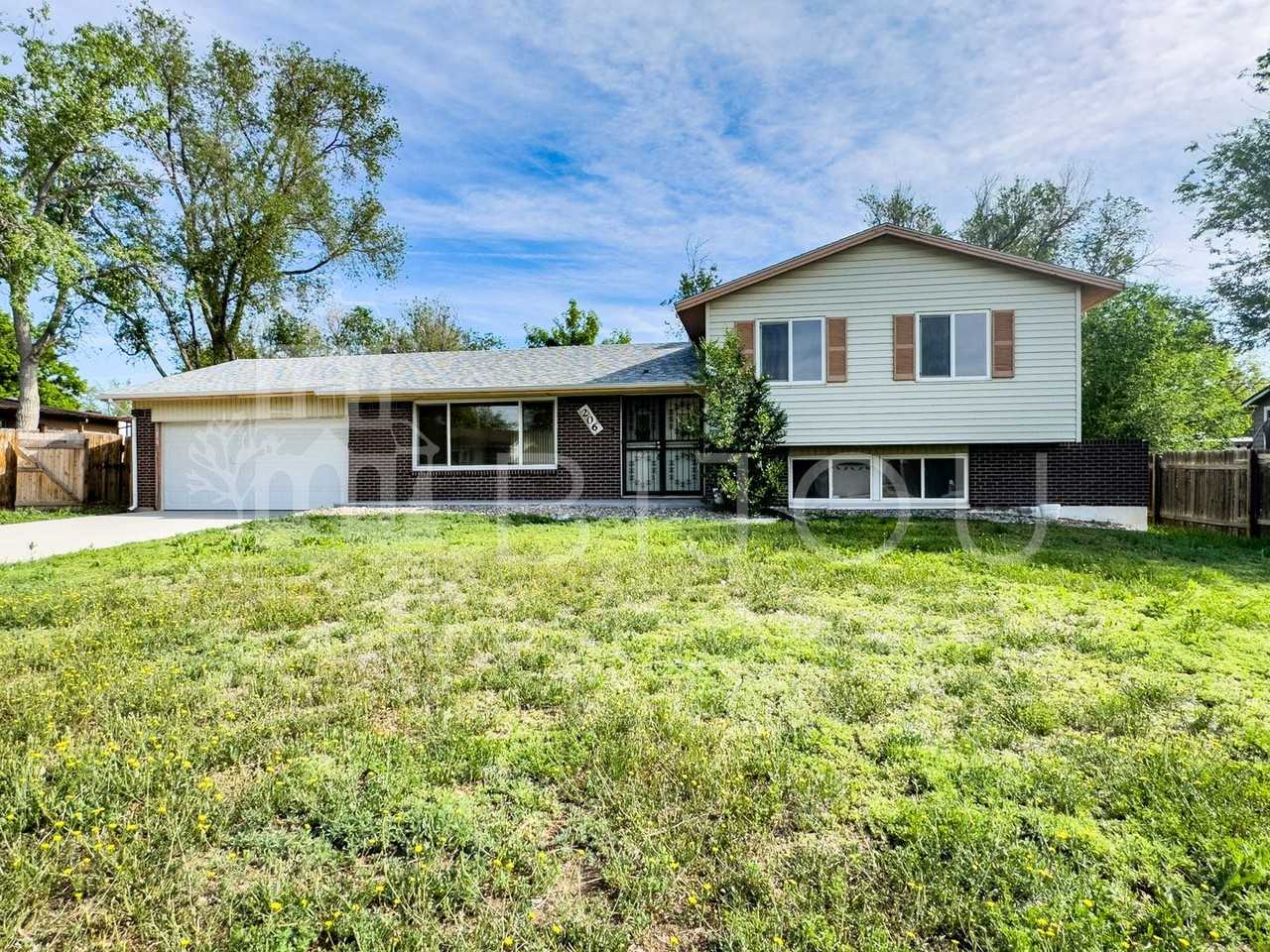 206 Catalina Pl - Photo 3 of 23