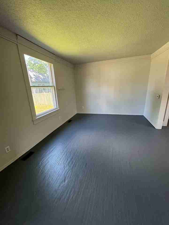 3313 Broadway - Photo 3 of 9